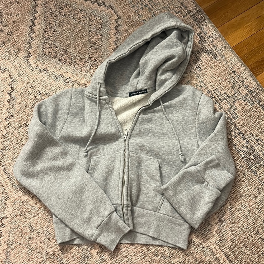 Brand Melville cropped zip up